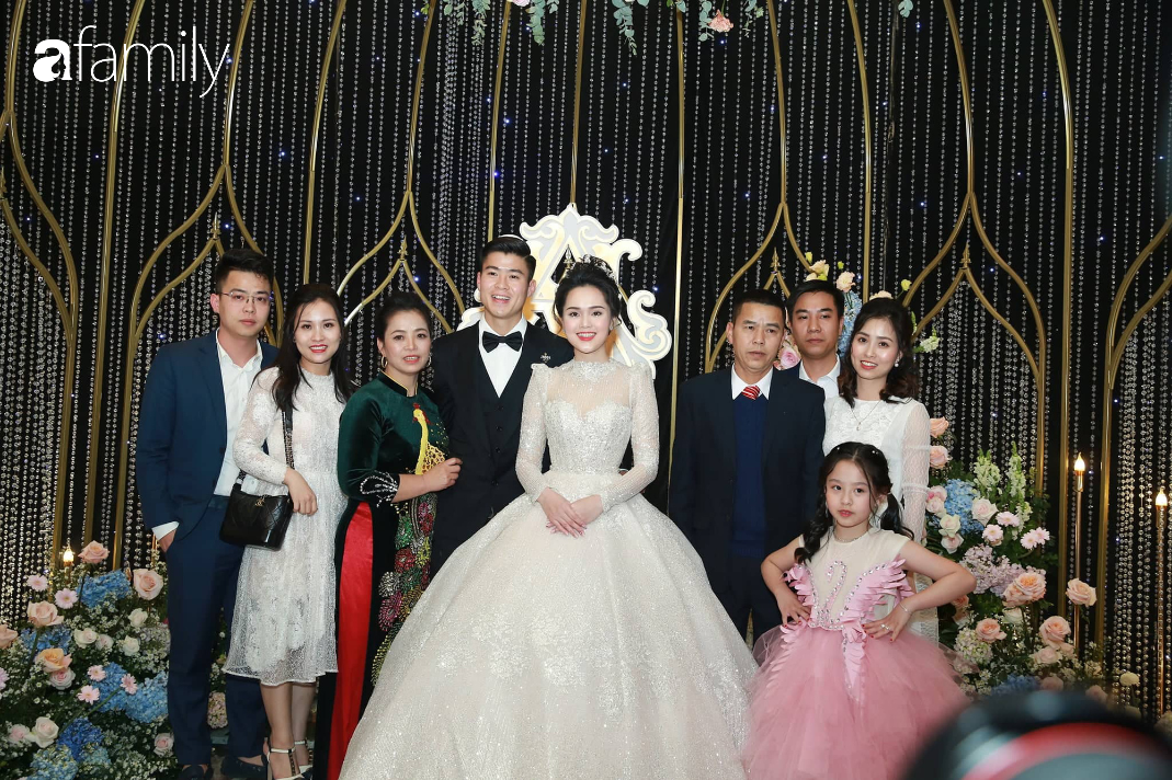 Quỳnh Anh chính thức tiết lộ giá của chiếc váy cưới xa hoa được thiết kế
