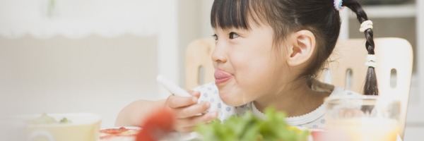 5 thực phẩm gây tổn hại cho não trẻ