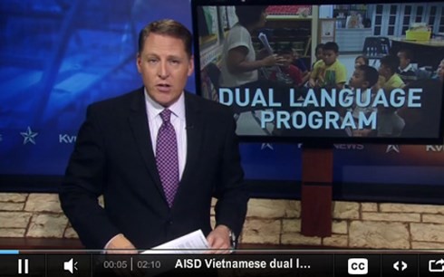 Truyền hình Austin đưa tin về trường Summitt dạy chương trình song ngữ Anh- Việt. (ảnh chụp màn hình)