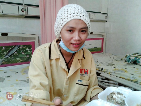 Cô gái Đà Nẵng xinh đẹp bị máu trắng đã được chuyển đến TP.HCM chờ ghép tủy 4 Cô gái Đà Nẵng xinh đẹp bị máu trắng đã được chuyển đến TP.HCM chờ ghép tủy 4
