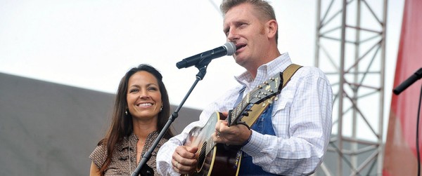 GTY_rory_joey_feek_jef_151110_31x13_1600-e8022