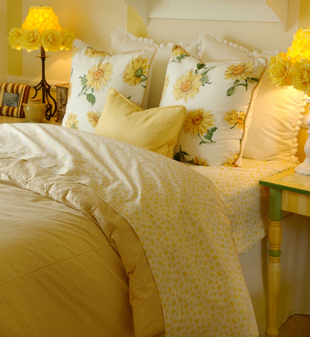 Trang trí phòng ngủ với sắc vàng ấm áp mang lại sự thư giãn tuyệt đối