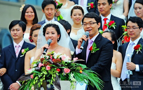 30 c&ocirc; d&acirc;u xinh đẹp c&ugrave;ng l&ecirc;n xe hoa