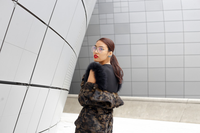 Lan Khuê & Mai Ngô biến thành 2 góa phụ đen trên tại Seoul Fashion Week - Ảnh 9.
