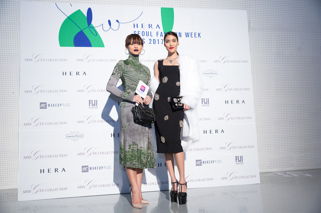 HOT: Mai Ngô & Lan Khuê nổi bần bật trên ghế khách mời tại Seoul Fashion Week - Ảnh 1.