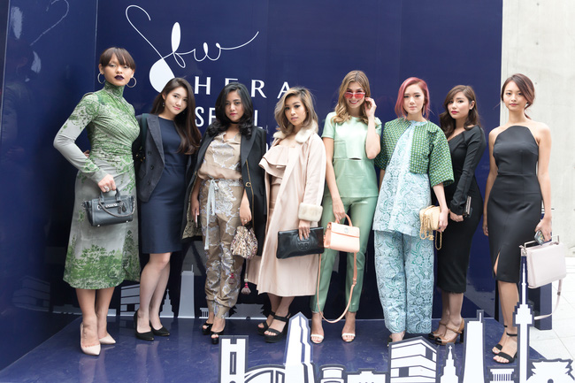 HOT: Mai Ngô & Lan Khuê nổi bần bật trên ghế khách mời tại Seoul Fashion Week - Ảnh 2.