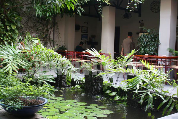 10 quán cafe sân vườn đẹp nức tiếng Sài thành