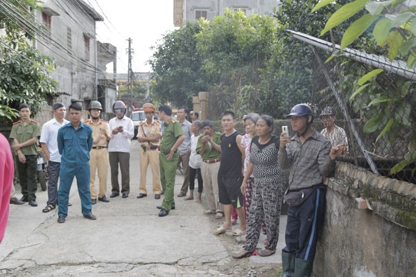 Nguoi dan ong tu nan de lai 2 qua min tang vo va nguoi tinh hinh anh 1