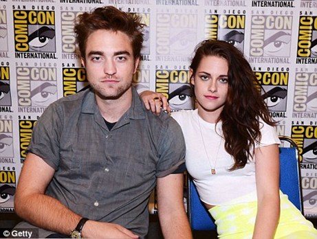 Robert Pattinson nối lại liên lạc với Kristen Stewart