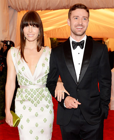 Justin Timberlake l&agrave;m stylist cho Jessica Biel