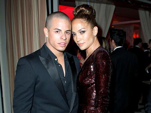 Chồng cũ J.Lo đòi lại con vì Casper Smart 