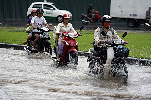 H&agrave; Nội x&aacute;c xơ sau b&atilde;o số 5