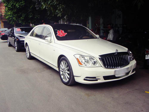 D&agrave;n xe sang gần trăm tỷ đi rước d&acirc;u ở Ninh B&igrave;nh