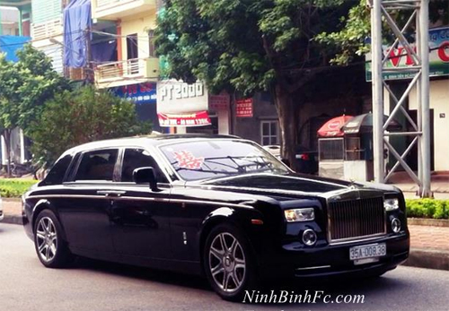 D&agrave;n xe sang gần trăm tỷ đi rước d&acirc;u ở Ninh B&igrave;nh