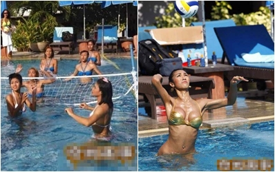 Hoa hậu chuyển giới Th&aacute;i diện bikini chơi b&oacute;ng chuyền nước  1