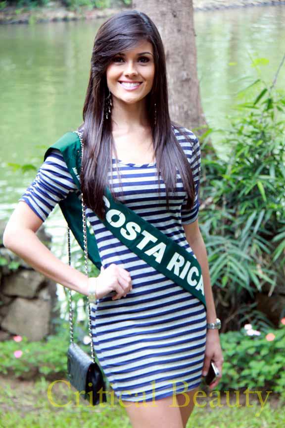 Hoàng Anh bỏ lỡ 2 giải phụ tiếp theo ở Miss Earth  8