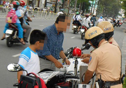 Xung quanh quy định phạt chủ xe không sang tên đổi chủ 2 Xung quanh quy định phạt chủ xe không sang tên đổi chủ 2
