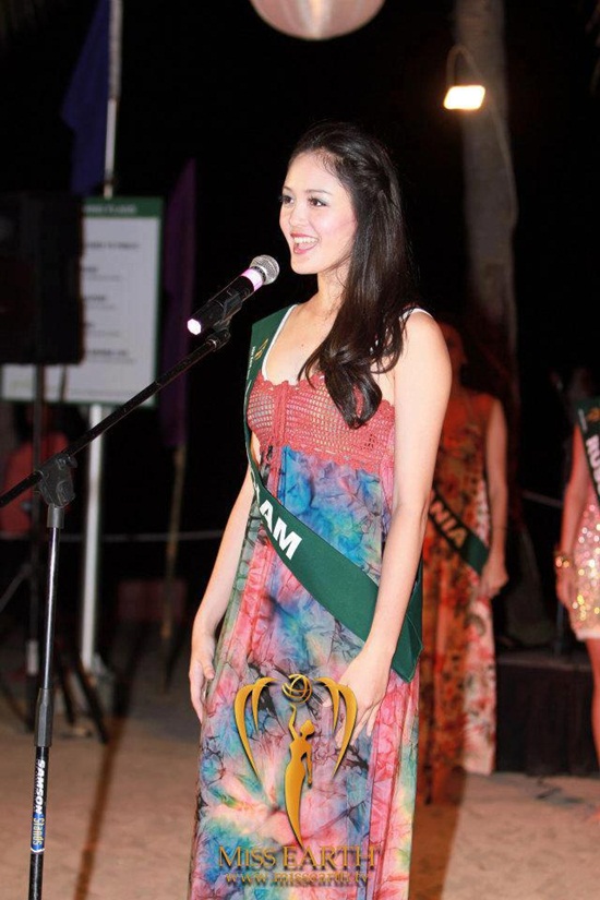 Á hậu Hoàng Anh chia sẻ từ Miss Earth 2012  2