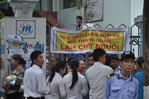 Bệnh viện Đa khoa Hà Nội bị vây kín vì bệnh nhân chết lâm sàng 3