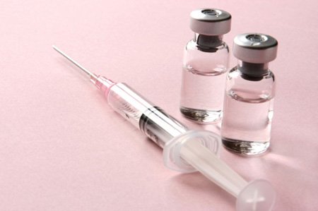 Bé 3 tháng tuổi tử vong sau khi tiêm vắc xin 1 Bé 3 tháng tuổi tử vong sau khi tiêm vắc xin 1