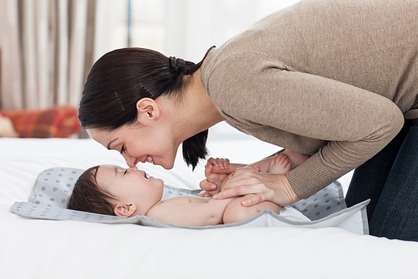 6 c&aacute;ch gi&uacute;p b&eacute; cười 