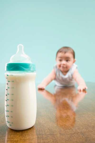Pha sữa với nước cơm: mẹ hại con