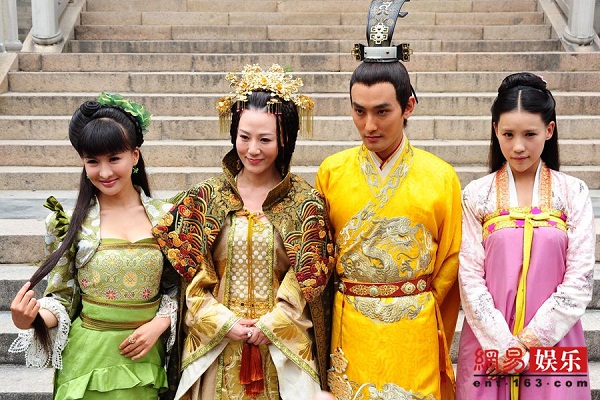 Kang Ta l&agrave;m &ldquo;Vua Trung Hoa&rdquo; tr&ecirc;n m&agrave;n ảnh Việt 