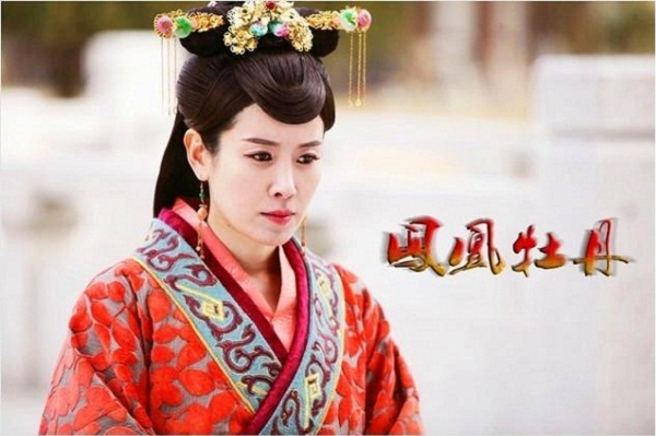 Sao &ldquo;Những n&agrave;ng c&ocirc;ng ch&uacute;a nổi tiếng&rdquo; đẹp mặn m&agrave; 1