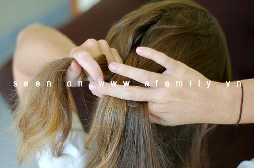 9 bước để tự tết tóc đuôi sam kiểu Hà Lan