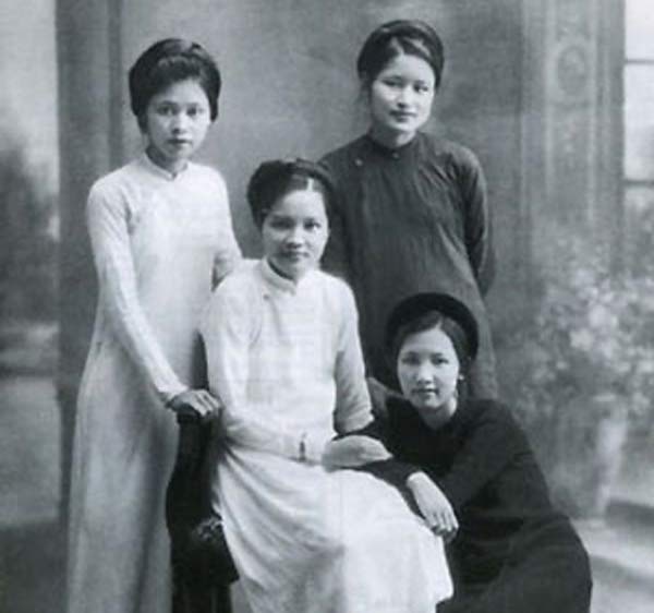 M&ocirc;́i tình c&acirc;m của &ldquo;người đẹp áo đen&rdquo; đ&acirc;́t Hà thành