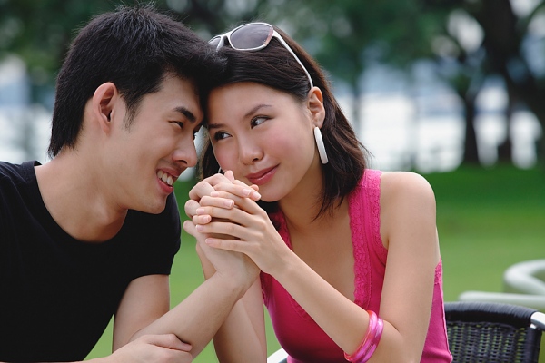 Vật v&atilde; v&igrave; bị em g&aacute;i &ldquo;cướp chồng&rdquo;