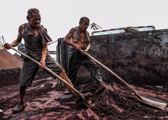 Chùm ảnh về công nhân mỏ ở Trung Quốc sẽ cho người ta thấy công cuộc mưu sinh vất vả ra sao - Ảnh 4.