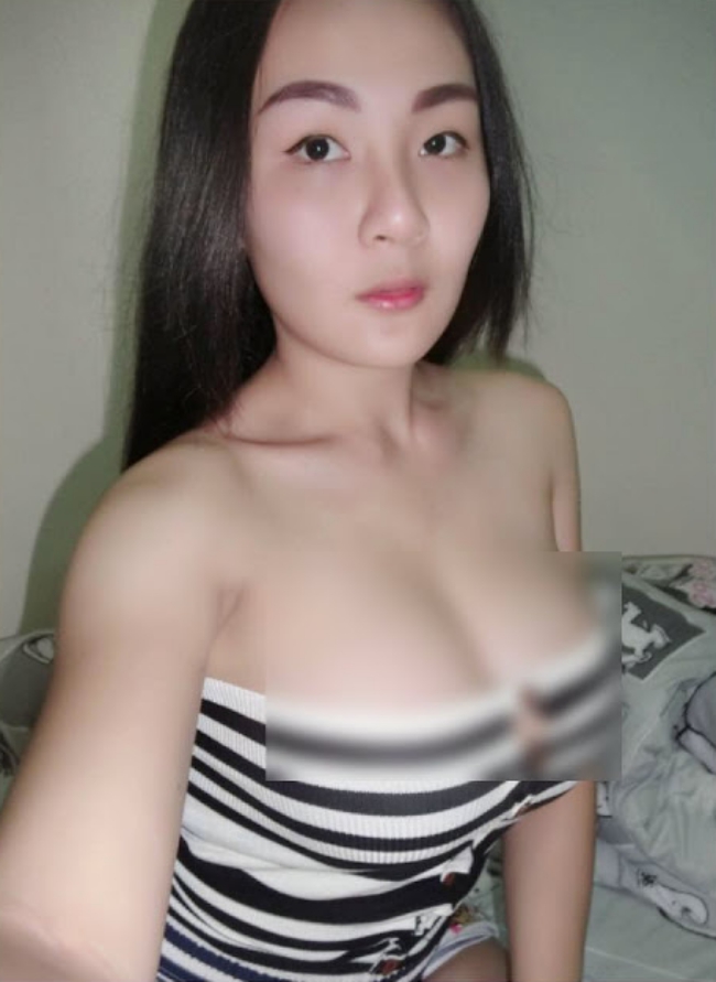 Hình ảnh phản cảm của hot girl Thái từng mặc đồ cử nhân quỳ lạy mẹ là công nhân vệ sinh - Ảnh 8.