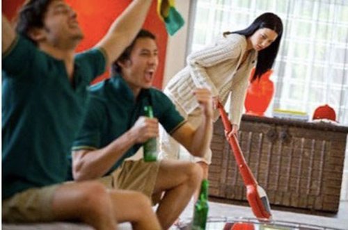 cắm mặt vào bếp núc, học làm người, người phụ nữ đảm đang cắm mặt vào bếp núc, học làm người, người phụ nữ đảm đang
