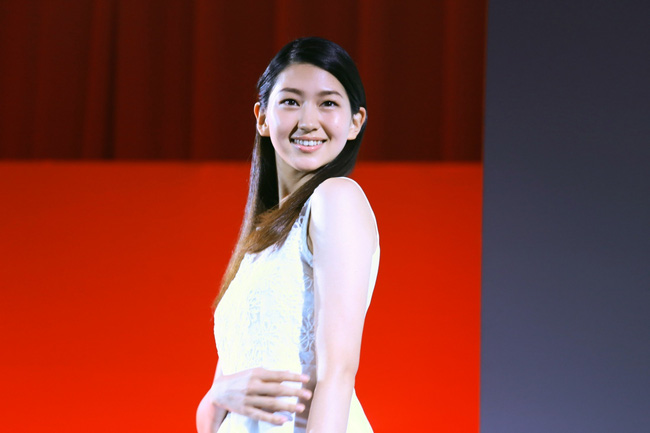 Ngắm loạt ảnh xinh xắn của cô bạn vừa đăng quang Nữ sinh tuổi 20 đẹp nhất Nhật Bản - Ảnh 12.