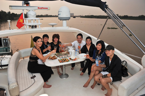 Tổ chức tiệc sinh nhật trên du thuyền  Miền Tây Tourist