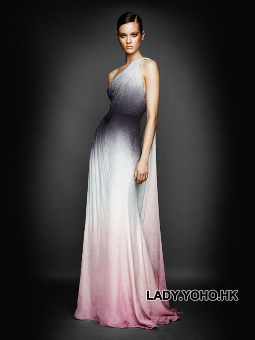 Chiêm ngưỡng những mẫu váy tuyệt đẹp của Versace