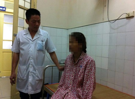 Ha Noi: 18 bac si co nguy co phoi nhiem HIV tu ca mo dac biet