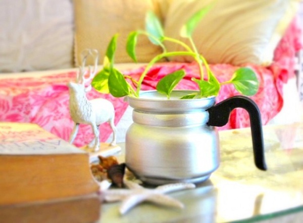 Nhà đẹp vườn xinh nhờ... ấm chén Nhà đẹp vườn xinh nhờ... ấm chén