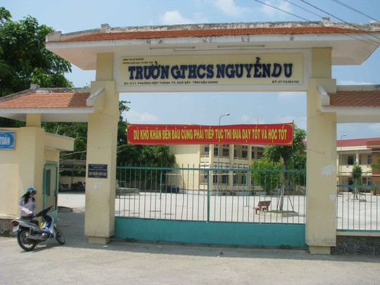 Trường THCS Nguyễn Du - nơi H. đang theo học.