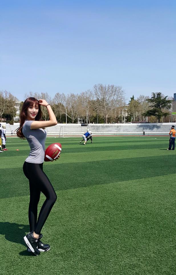 Cô gái rất yêu thích thể thao và chăm chỉ luyện tập