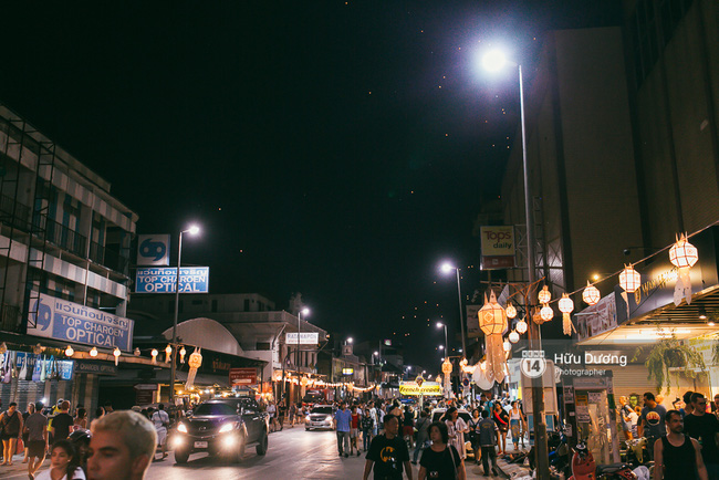 Chiang Mai vừa có một đêm đẹp như cổ tích với 2 lễ hội thả đèn được chờ đón nhất năm - Ảnh 8.