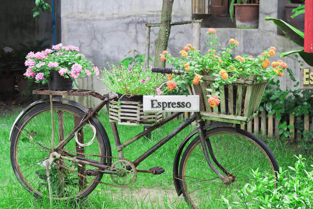 Những ý tưởng trang trí sân vườn với xe đạp vô cùng lãng mạn và thơ
