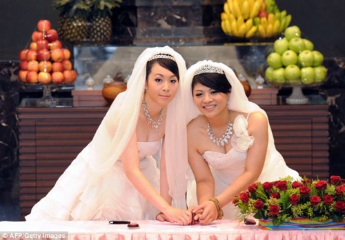 Những đám cưới độc đáo nhất năm 2012 