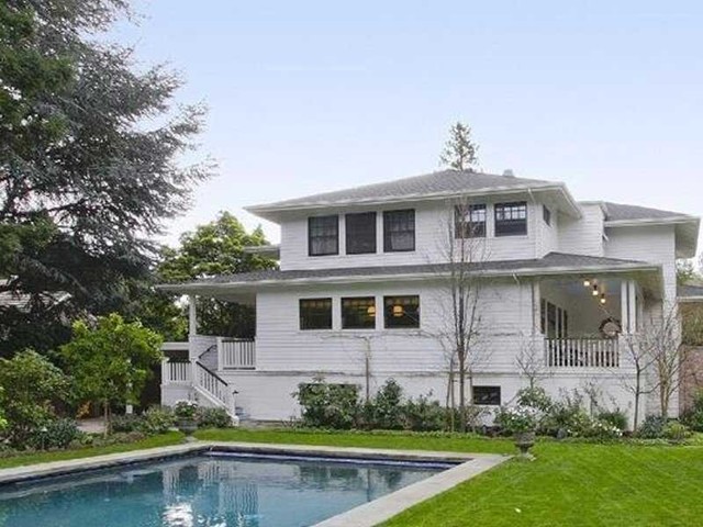 Ng&ocirc;i nh&agrave; của Mark Zuckerberg tại Palo Alto.