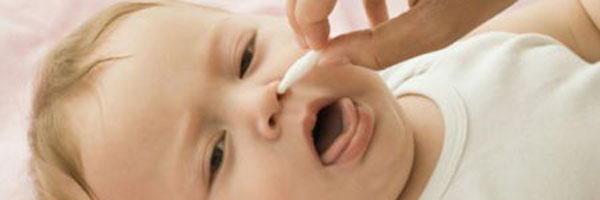 Cảnh báo ngộ độc thuốc nhỏ mũi ở trẻ nhỏ