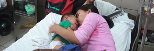 Chữa tiêu chảy, 1 trẻ sơ sinh bị ngộ độc chì nặng