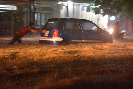 Mưa lũ lớn gây ngập lụt nghiêm trọng tại Sơn La. (Ảnh: Công Luật - TTXVN)