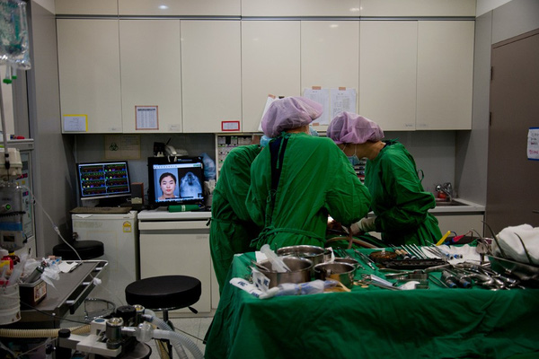 Bên trong thiên đường phẫu thuật thẩm mỹ tại Hàn Quốc - Ảnh 18.