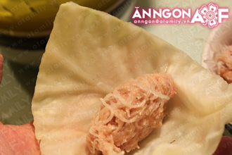 Ngọt thơm canh bắp cải cuộn gi&ograve; sống 